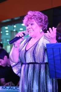 Convites para jantar show com  Alciony Menegaz começam a ser vendidos