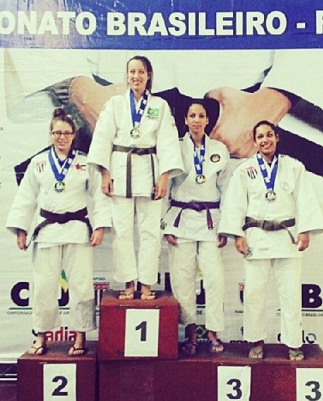 sabrina medalha de bronze no brasileiro regional de judo