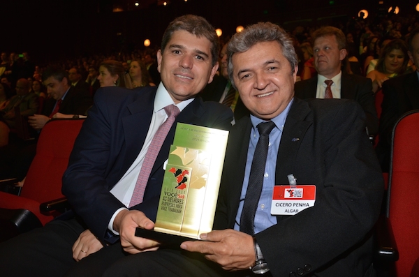 CEO do Grupo Algar, Luiz Alexandre Garcia, e do vice-preside de Talentos Humanos da Algar, Cícero Domingos Penha.