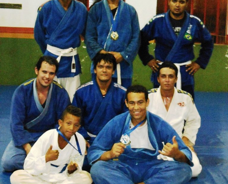 Equipe Matilha conquista medalhas para Guaíra