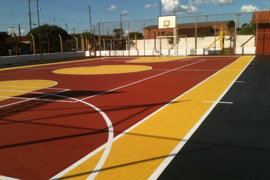 Quadra esportiva do bairro Cecap recebe melhorias