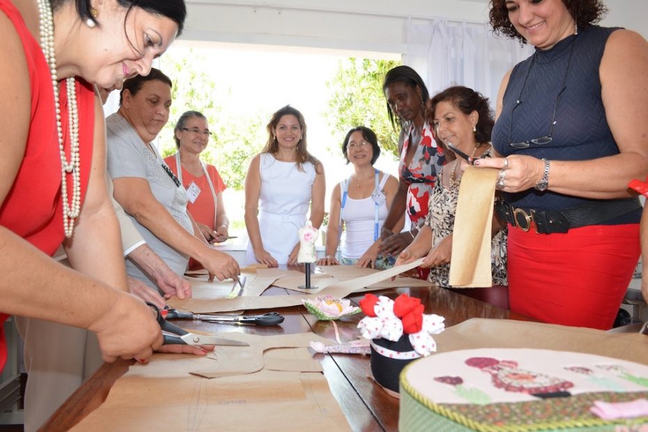 ESCOLA DE MODA E PADARIA ARTESANAL PROGRAMAS QUE ESTIMULAM A APRENDIZAGEM PRODUTIVA