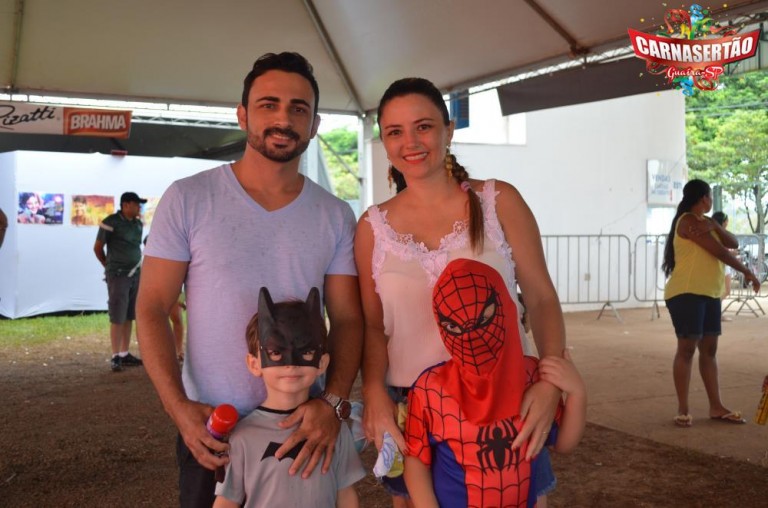 [FOTOS] MATINÊ DE DOMINGO DO CARNASERTÃO