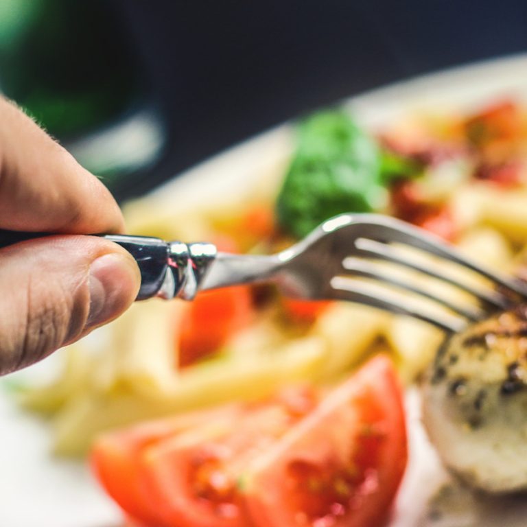 ALMOÇO DE PÁSCOA: DICAS PARA ECONOMIZAR NAS COMPRAS