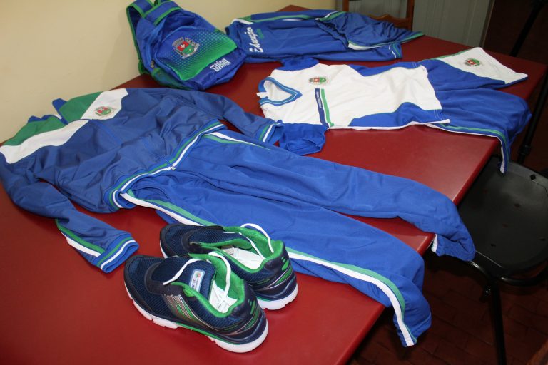 PREFEITURA ENTREGARÁ UNIFORMES E KIT ESCOLAR NA PRÓXIMA SEMANA