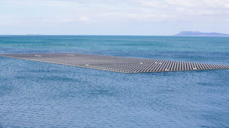 POPULARES NOS TELHADOS, PLACAS SOLARES IRÃO GERAR ENERGIA SOBRE ÁGUAS DO RIO SÃO FRANCISCO