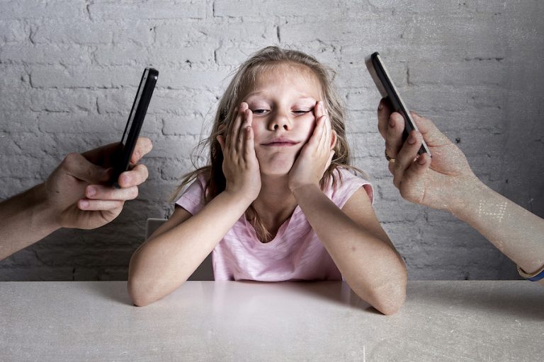 O CELULAR NA RELAÇÃO DE PAIS E FILHOS