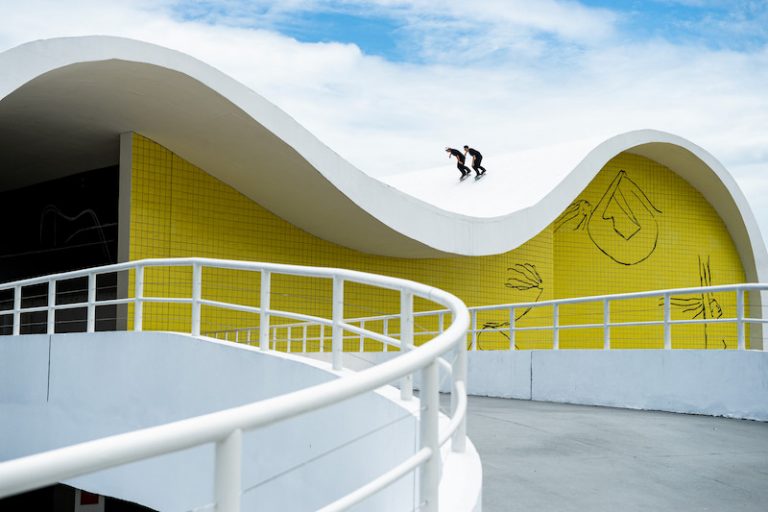Arquitetura e arte: Brasileiros transformam obras de Niemeyer em pista de skate em documentário inédito
