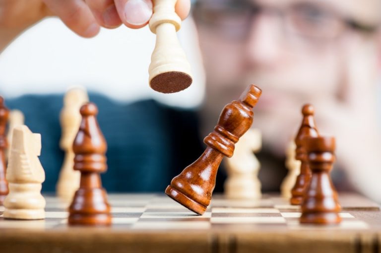 O “Gambito da Netflix” – influência das novas mídias em mercados de consumo