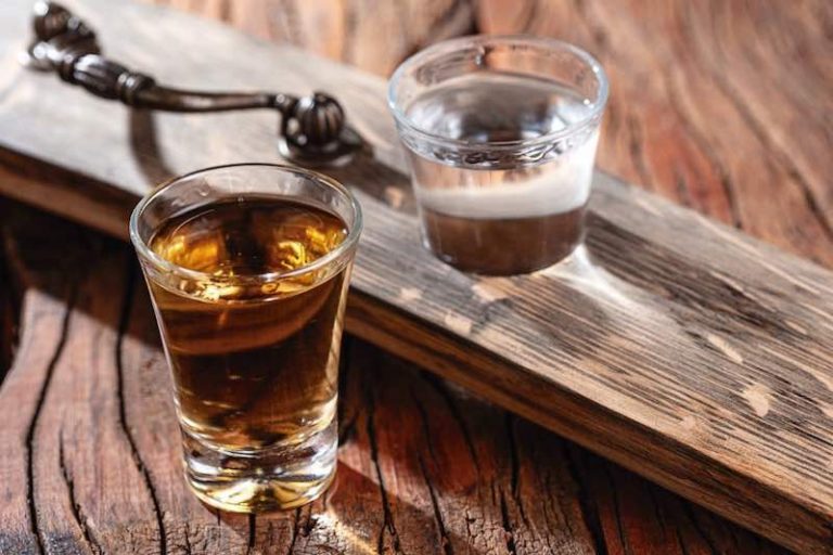 Em homenagem ao dia da cachaça, Água Doce desvenda curiosidades e harmonizações da bebida