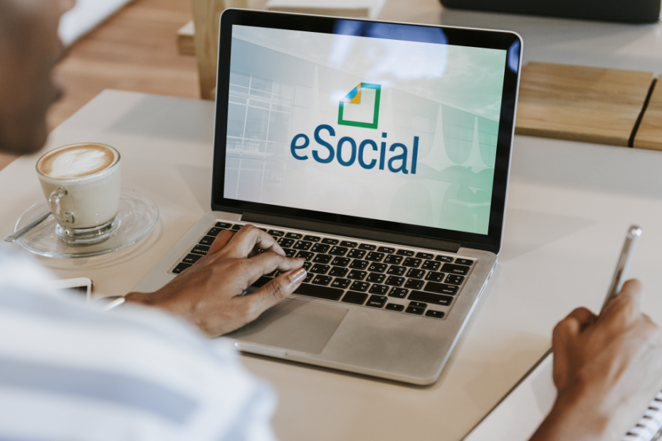 Descumprimento do eSocial pode custar R$ 4 mil de multa