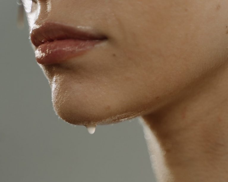 Suor excessivo? Saiba como resolver o problema!