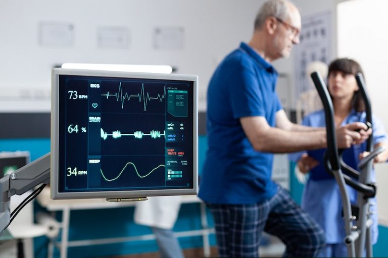 Triagem guiada por I.A usa dados de eletrocardiograma para detectar fator de risco para AVC