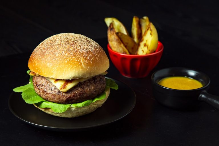 Aniversário de São Paulo: Marfrig cria receita de hambúrguer com a cara da cidade