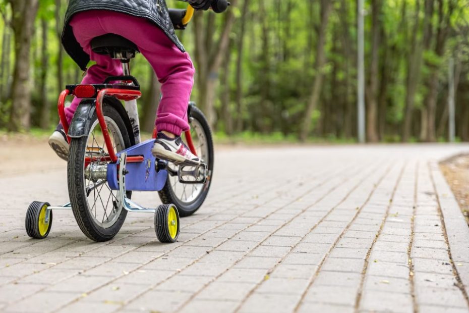 Andar de bicicleta ajuda no desenvolvimento infantil, diz estudo