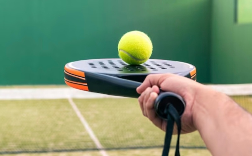 Verão, sol, diversão e esporte combinam com beach tennis