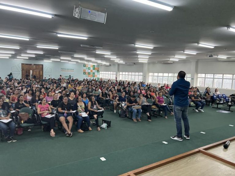 Atualização da legislação educacional dá novas diretrizes para a digitalização do ensino e impacta preparação para concursos