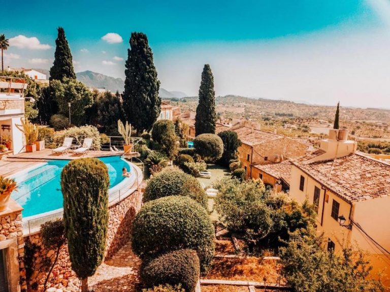 Booking revisita o passado e indica viagens para os países de onde imigraram nossos antepassados