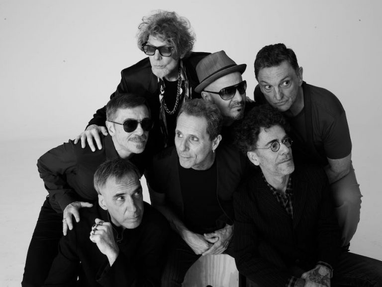 Titãs Encontro abre venda de ingressos para sete cidades, ampliando a turnê para a região Norte e uma terceira data em São Paulo