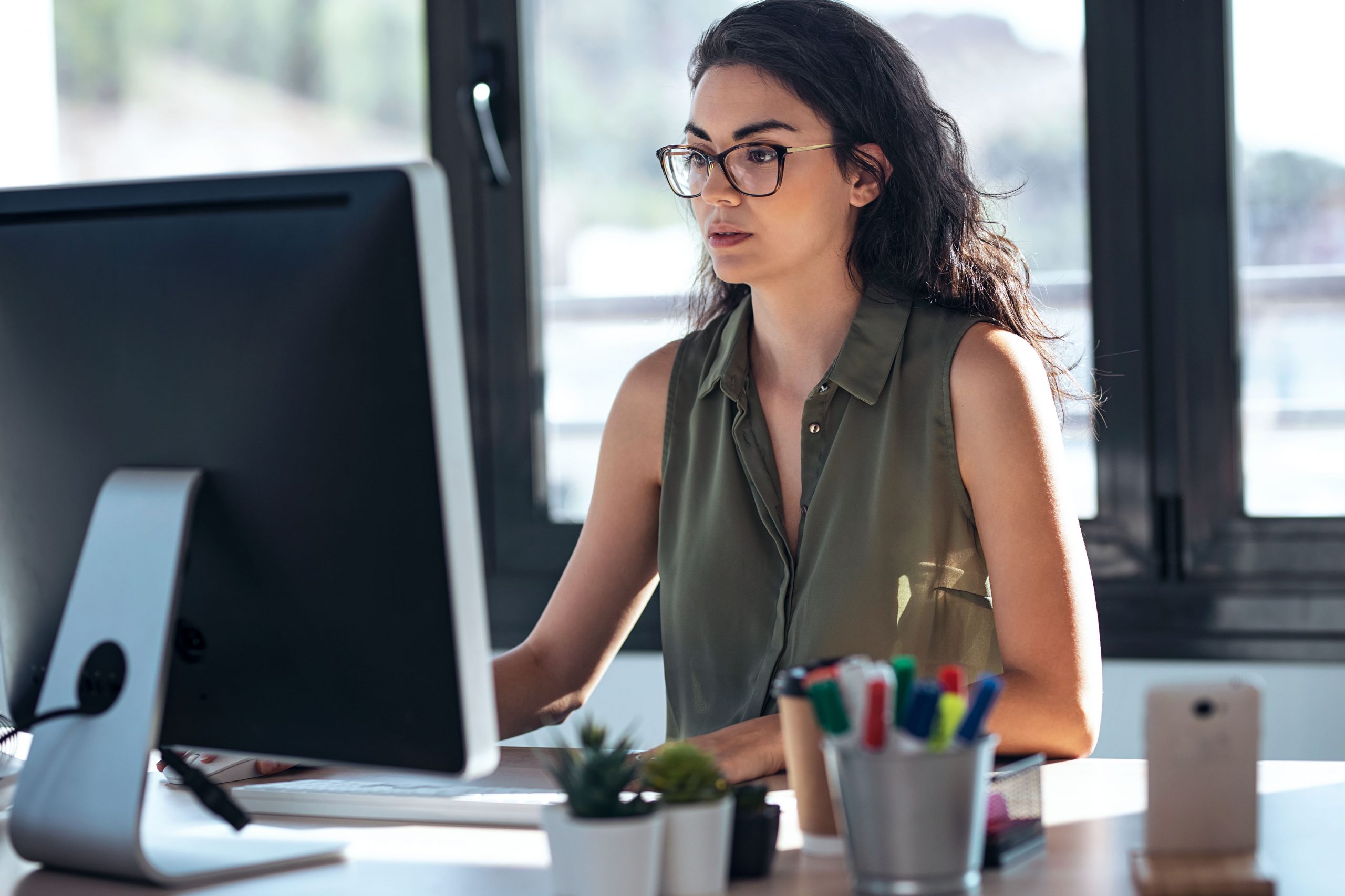 Startup une ergonomia e tecnologia para promover o bem-estar no home office