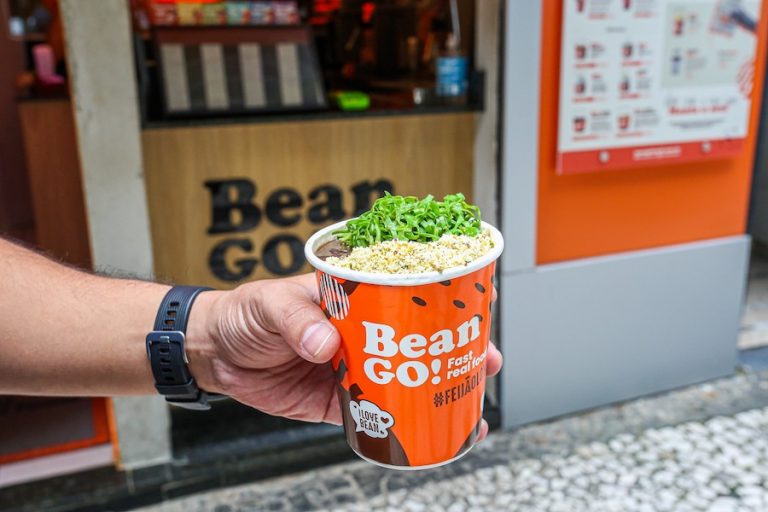 Brasil ganha primeira rede de franquias fast food de feijoada