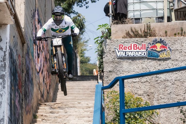 Brasileiro disputa título do maior downhill urbano do mundo