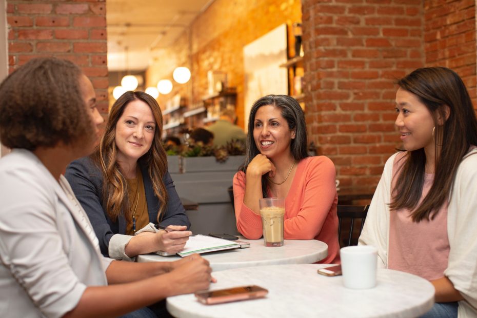 Pesquisas apontam que mulheres continuam ganhando menos que homens no Brasil