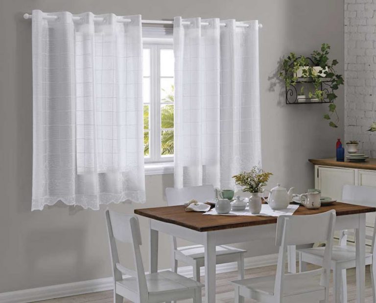Especialista explica como escolher cortinas para cozinha