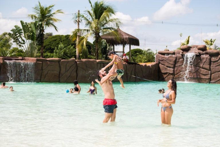 Luau do Dia dos Namorados e Arraiá são destaques da programação de junho do Barretos Country