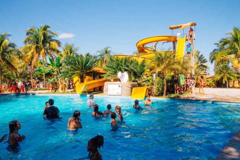Parque aquático de Barretos promove dia de diversão para alunos da rede municipal de ensino