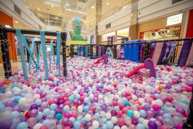 ShoppingSantaÚrsula recebe parque de brinquedos infláveis Universo Kids
