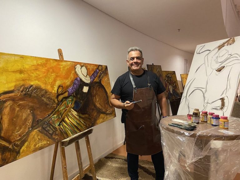 Arte ao Vivo: Artista plástico pinta quadros ao vivo durante a Festa do Peão de Barretos