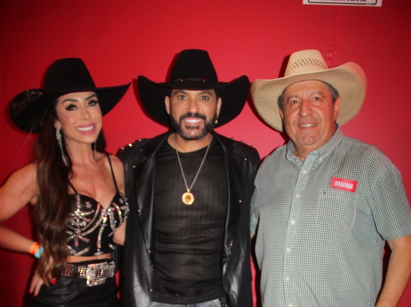 Atuais Miss e Mister Rodeio Brasil se encontram com a Miss Rodeio América  2023 na Festa do Peão de Barretos