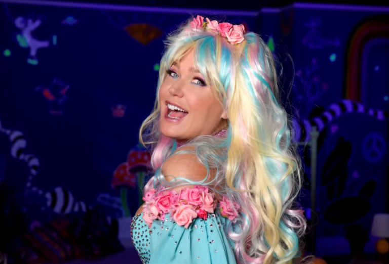 Canal Brasil exibe Cinejornal especial com Xuxa e Larissa Manoela