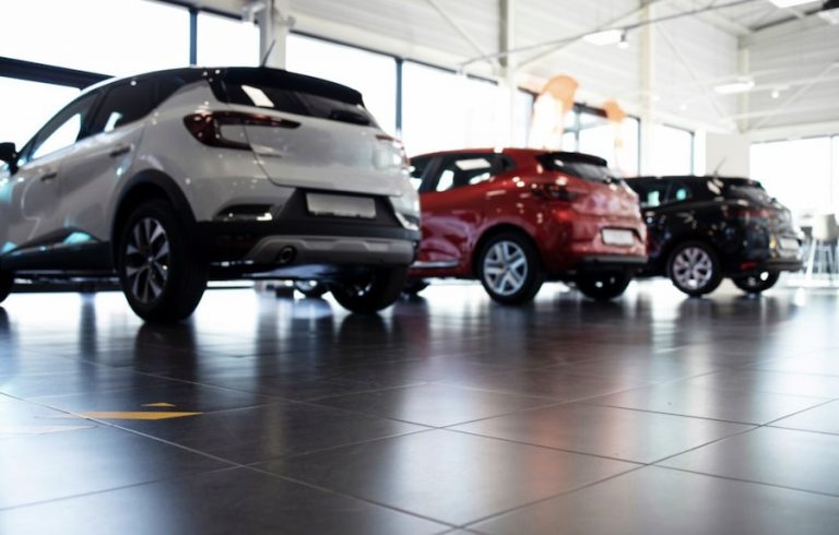 IPVA precisa estar quitado para pagar o licenciamento?