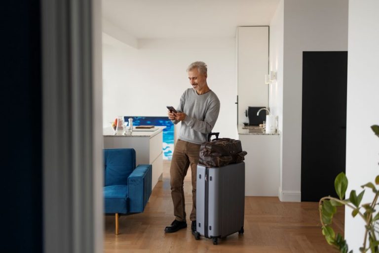 Turismo local em alta: estudo da Booking.com aponta que brasileiros preferem viajar mais dentro do país