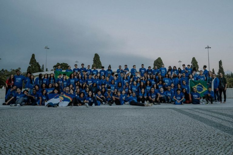 Adolescentes de escolas públicas voltam de intercâmbio em Portugal e criam projetos para comunidades onde vivem