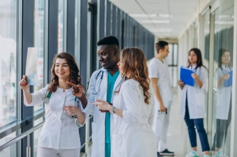 Qualificação Profissional: Transformando Carreiras Médicas