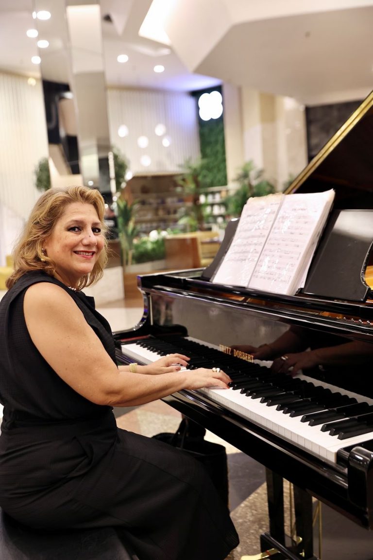 RibeirãoShopping realiza apresentações gratuitas de piano com repertório musical inspirado nas férias