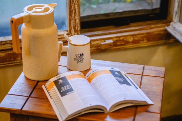 Saiba como o livro mais vendido do Brasil “Café com Deus Pai” pode te ajudar a alcançar suas metas para o ano de 2024