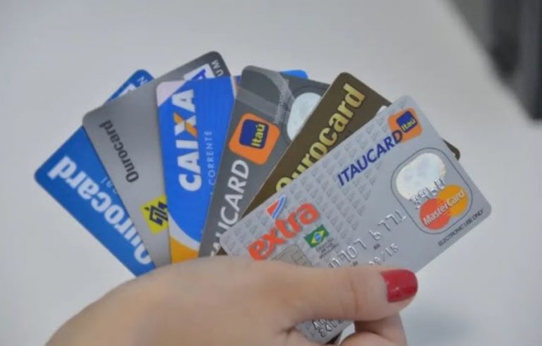 Limite para juros no rotativo do cartão de crédito começa a valer nesta terça-feira (2)