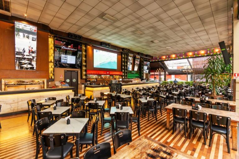 Superbowl 2024: Boteco São Bento e São Conrado Bar reúnem fãs de futebol americano