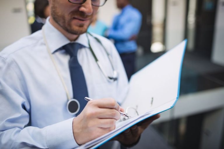 Justiça Federal impõe nova derrota ao Conselho Federal de Medicina