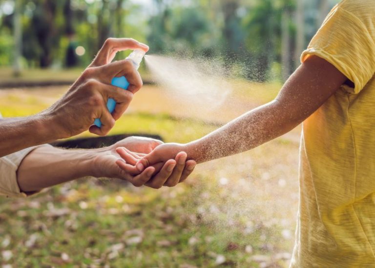 Dengue: dermatologista orienta sobre o uso adequado de repelentes