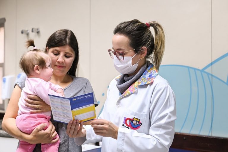 Coqueluche: o que é, quais as fases e como prevenir?