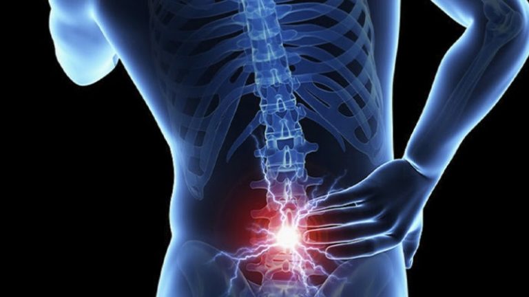 Saiba mais sobre tumor no cóccix, condição que afeta a esgrimista brasileira Nathalie Moellhausen