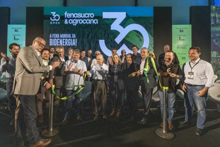 “As respostas que o mundo precisa para a descarbonização estão aqui”, declarou o governador Tarcísio de Freitas na abertura da 30ª Fenasucro & Agrocana