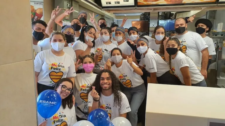 McDia Feliz destina parte da renda ao RS e renova parceria com a ESAMC de Santos 