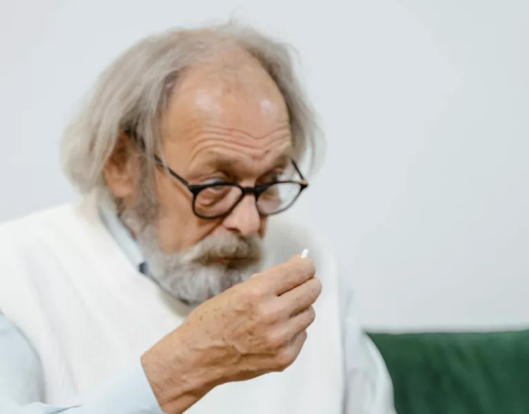 Dr. Ajuda: uso excessivo de medicamentos em idosos; assista