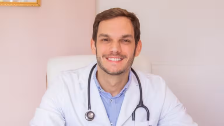 Puberdade precoce: endocrinologista alerta para sinais importantes em meninas